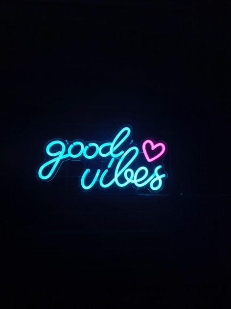 Letreiro Neon Good Vibes S2 40x20cm Led 2.0 - Hause Neon