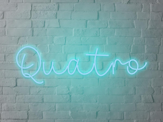 Letreiro Neon Quatro 65x20cm - Hause Neon