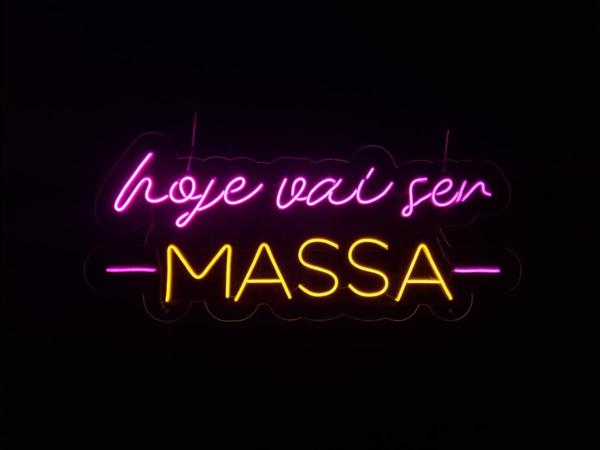 Letreiro Neon Hoje vai ser massa 95x35cm - Hause Neon